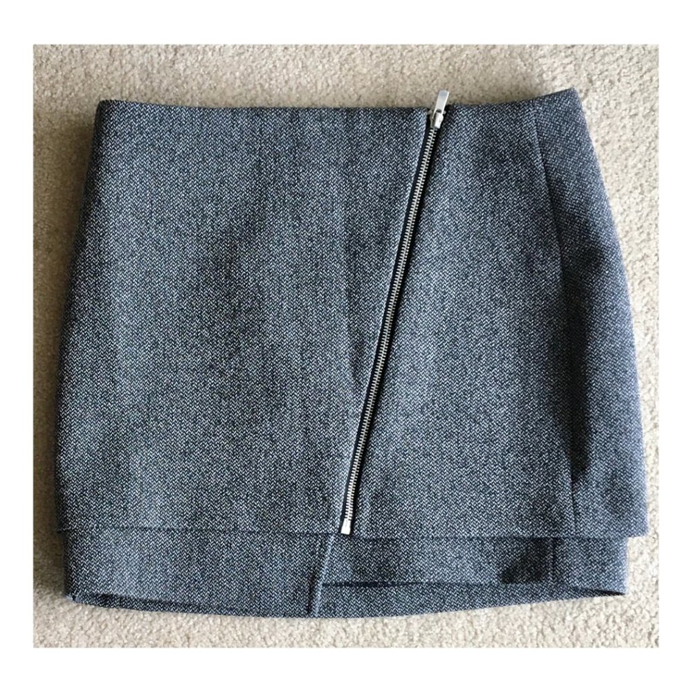 Make Offer: H&M houndstooth skirt
